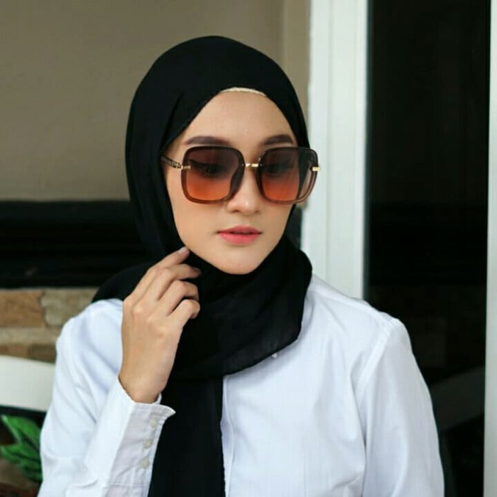 Download Model Kacamata Hitam Wanita Terbaru Nomer 3