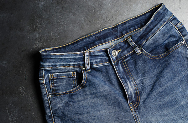 Detail Model Kantong Belakang Celana Jeans Pria Nomer 32