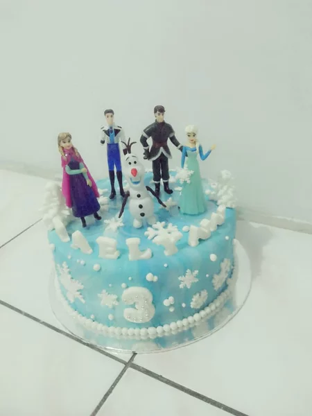 Detail Model Kue Ultah Frozen Nomer 33