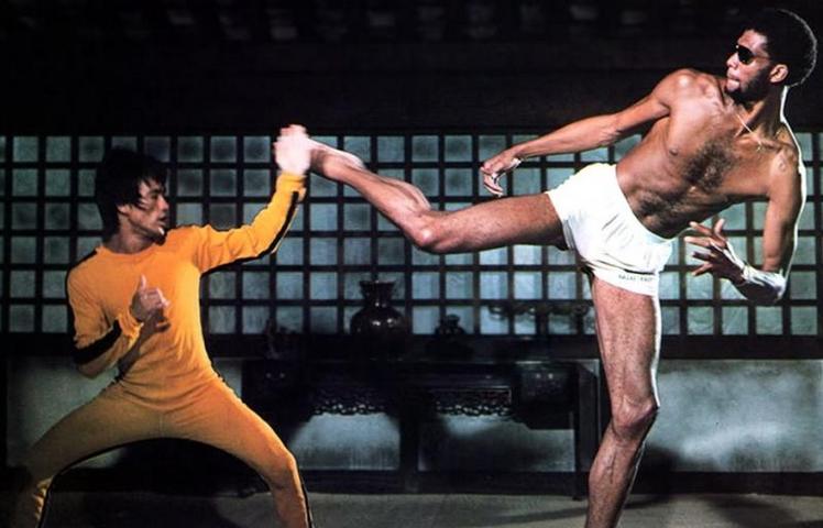 Detail Legenda Bruce Lee Nomer 52