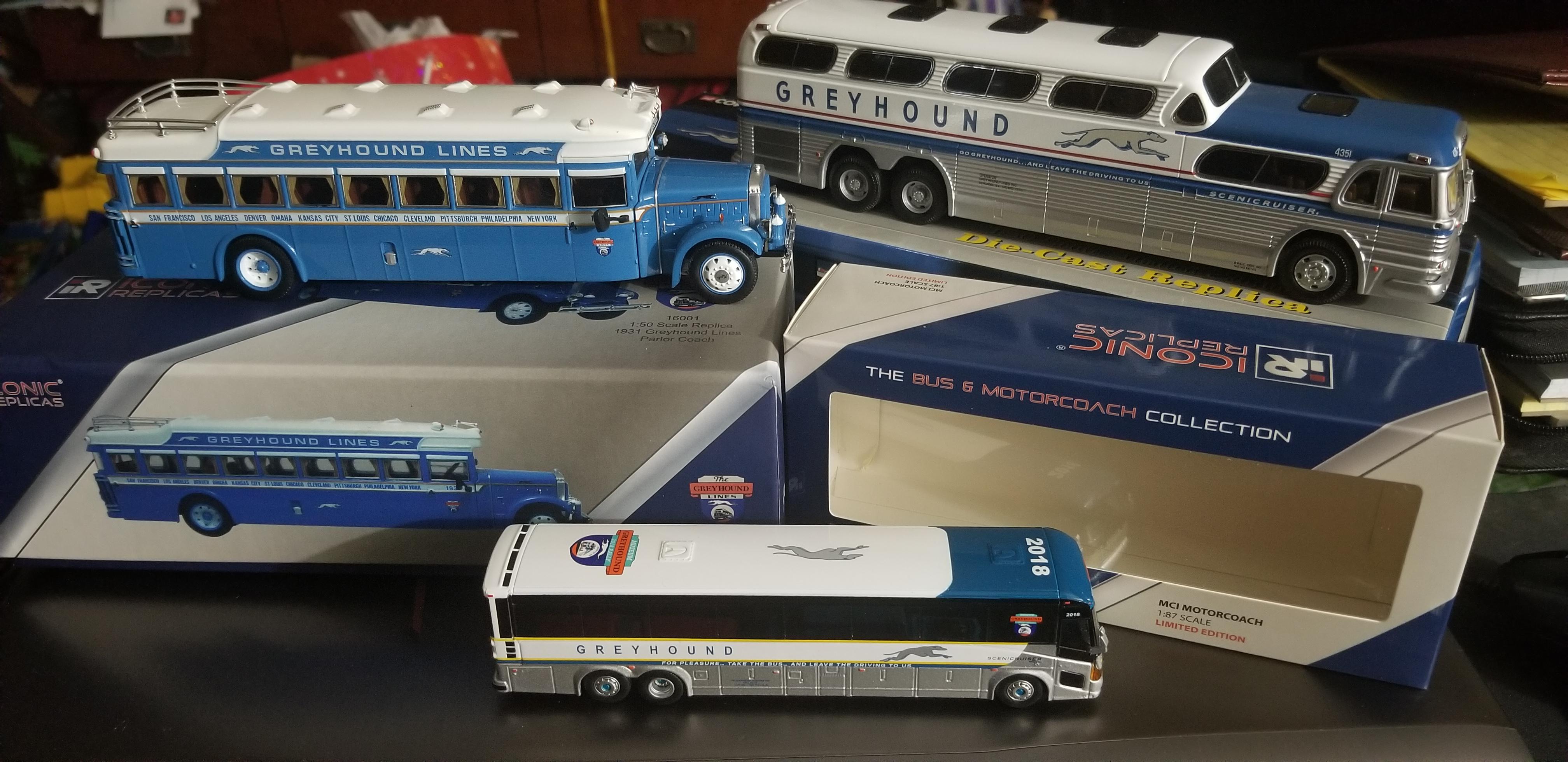 Detail Lego Greyhound Bus Nomer 32