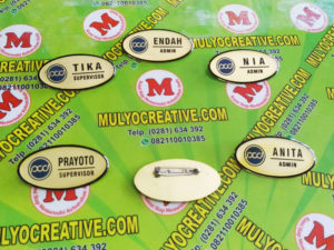 Detail Model Name Tag Kreatif Nomer 8