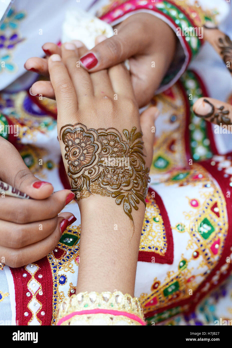 Detail Model Pacar Henna Nomer 43