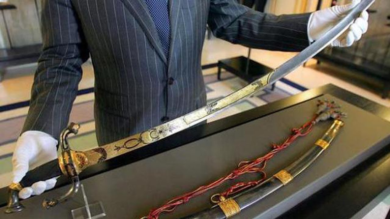 Detail Model Pedang Keren Nomer 24