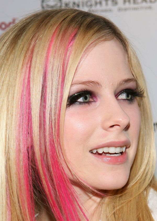 Detail Model Rambut Avril Lavigne Nomer 1
