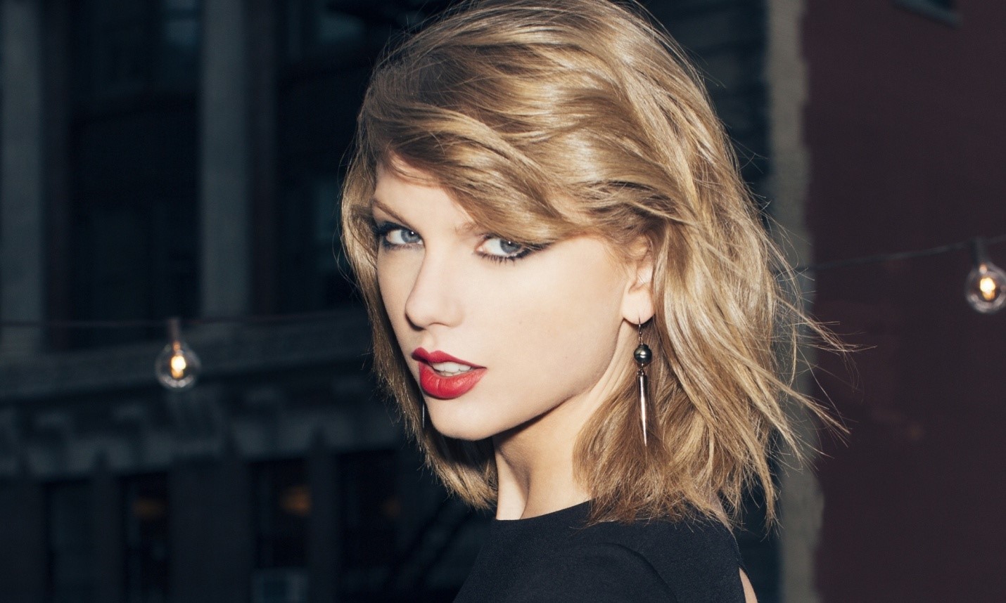 Detail Model Rambut Taylor Swift Nomer 21