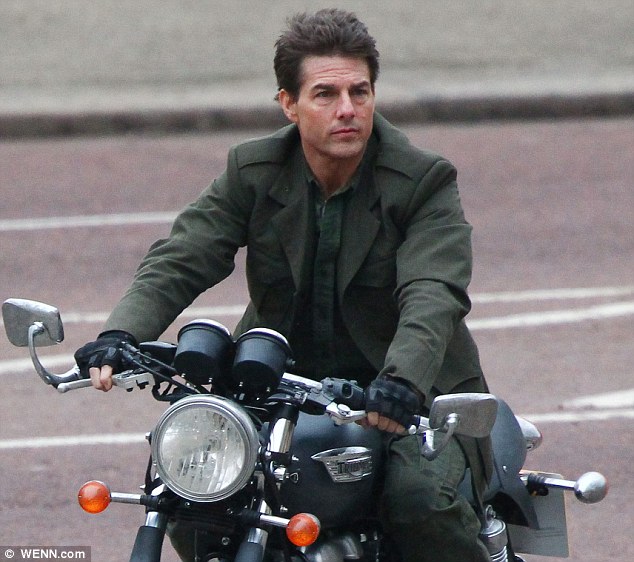 Detail Model Rambut Tom Cruise Nomer 12