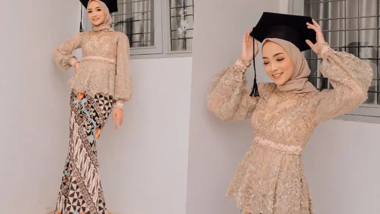 Detail Model Rok Wisuda Nomer 39