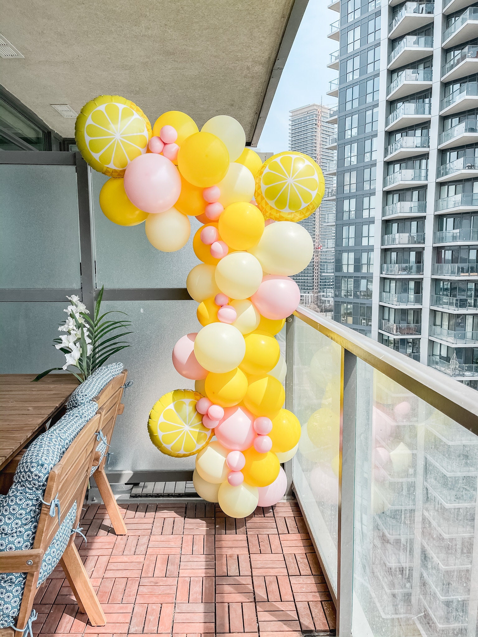 Detail Lemon Balloon Garland Nomer 10