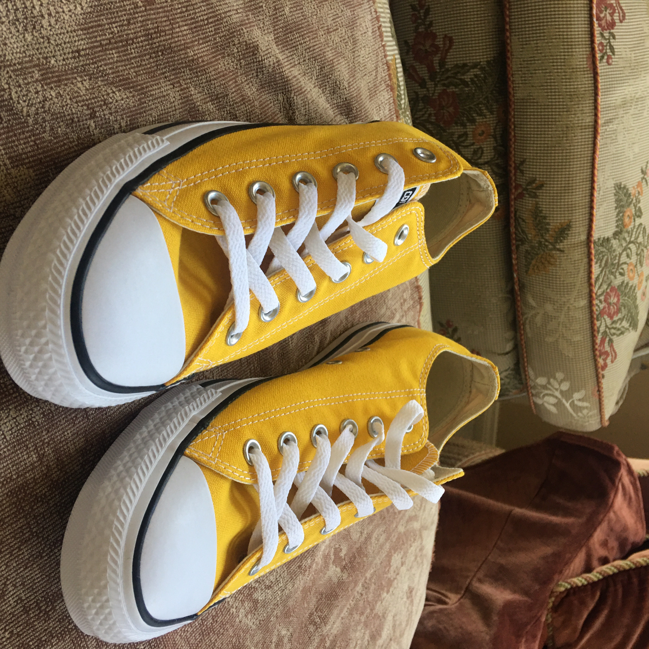 Detail Lemon Chrome Converse Nomer 33