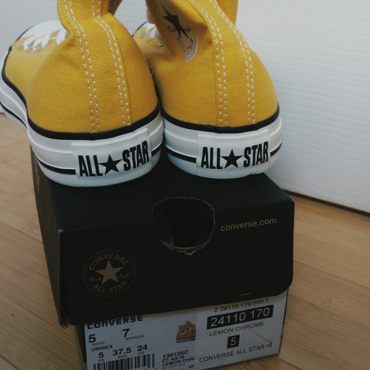 Detail Lemon Chrome Converse High Tops Nomer 23