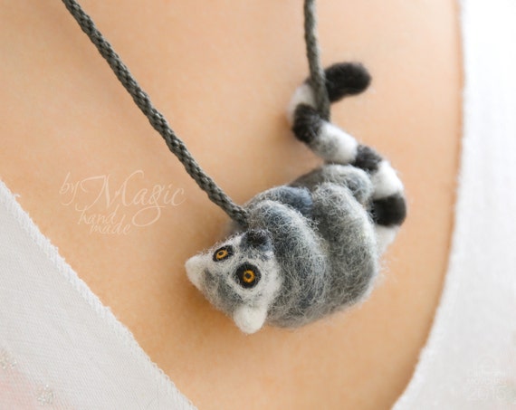 Detail Lemur Jewellery Nomer 2