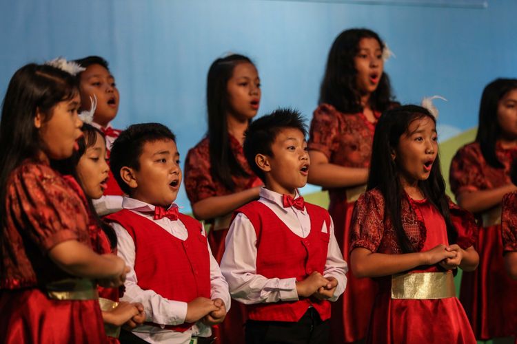 Detail Model Seragam Paduan Suara Nomer 18