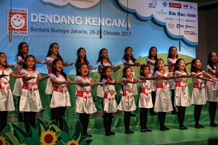 Detail Model Seragam Paduan Suara Nomer 29