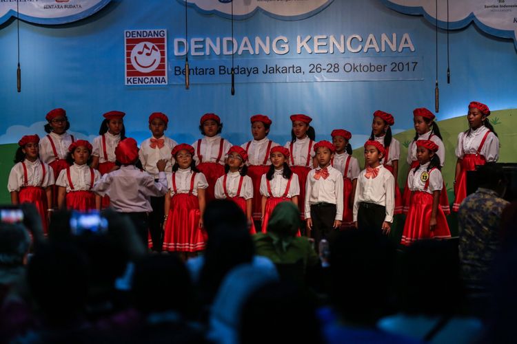 Detail Model Seragam Paduan Suara Nomer 51