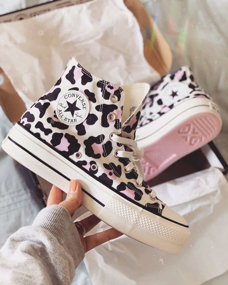 Detail Leopard Print Chucks Nomer 15