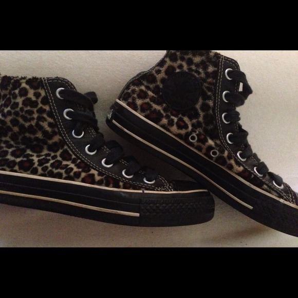 Detail Leopard Print Chucks Nomer 33