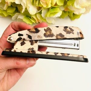 Detail Leopard Print Stapler Nomer 47