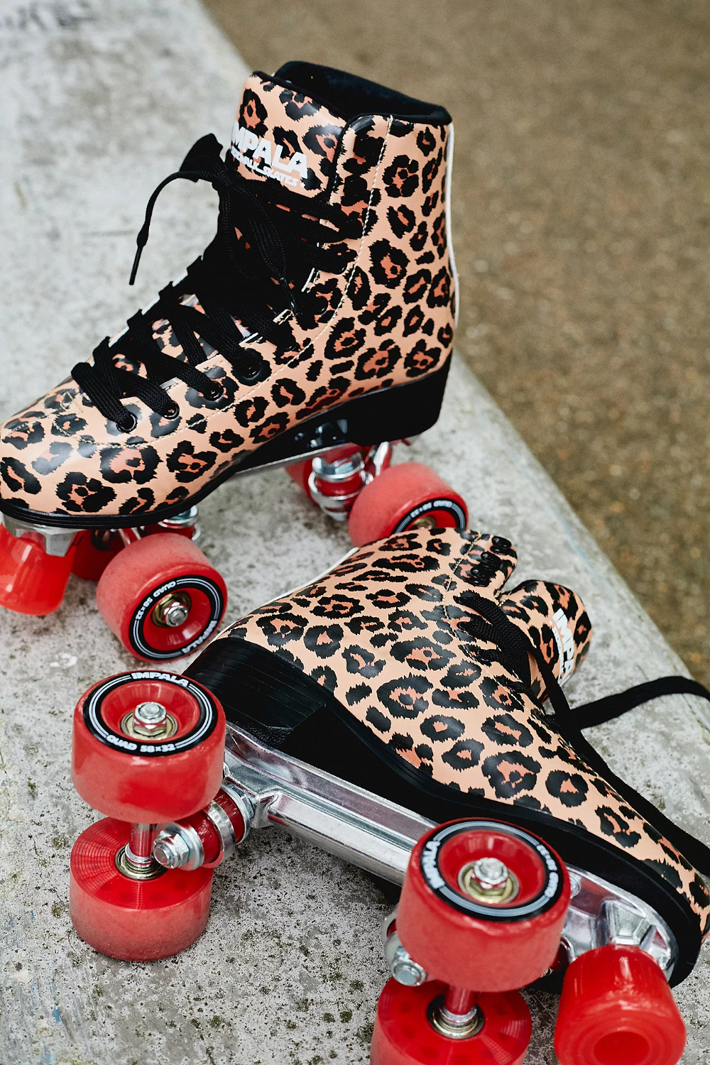 Detail Leopard Roller Skates Nomer 17