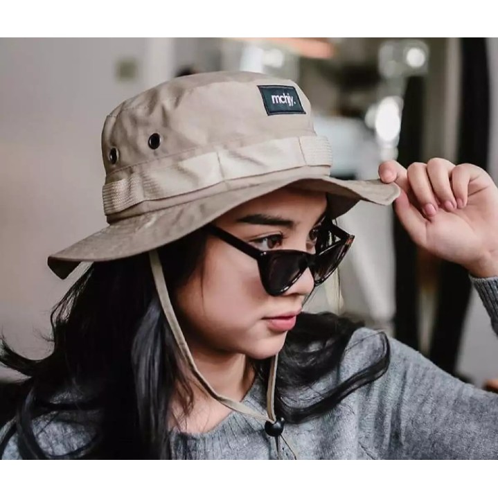 Detail Model Topi Gaul Nomer 24
