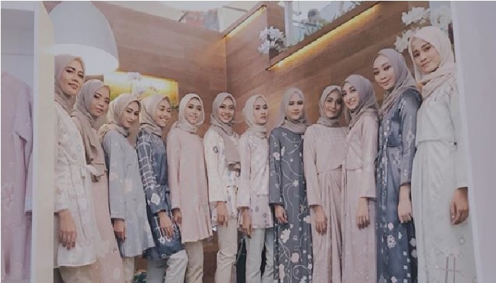 Detail Model Wanita Berhijab Nomer 47