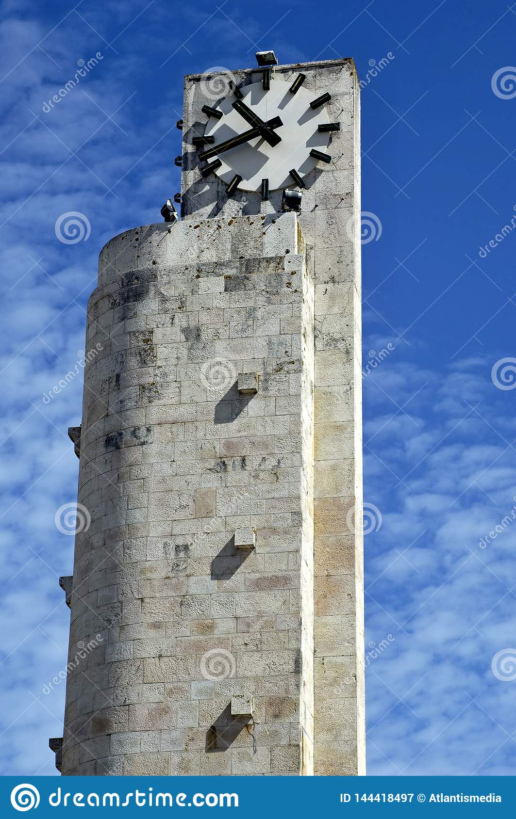 Detail Modern Clock Tower Design Nomer 21