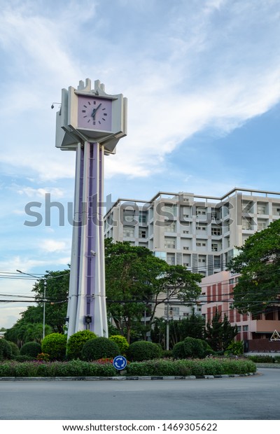 Detail Modern Clock Tower Design Nomer 25