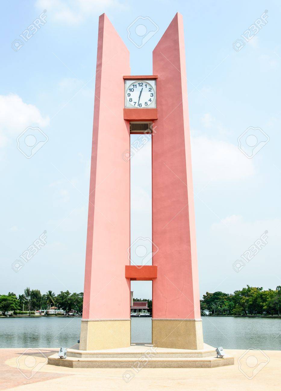 Detail Modern Clock Tower Design Nomer 32