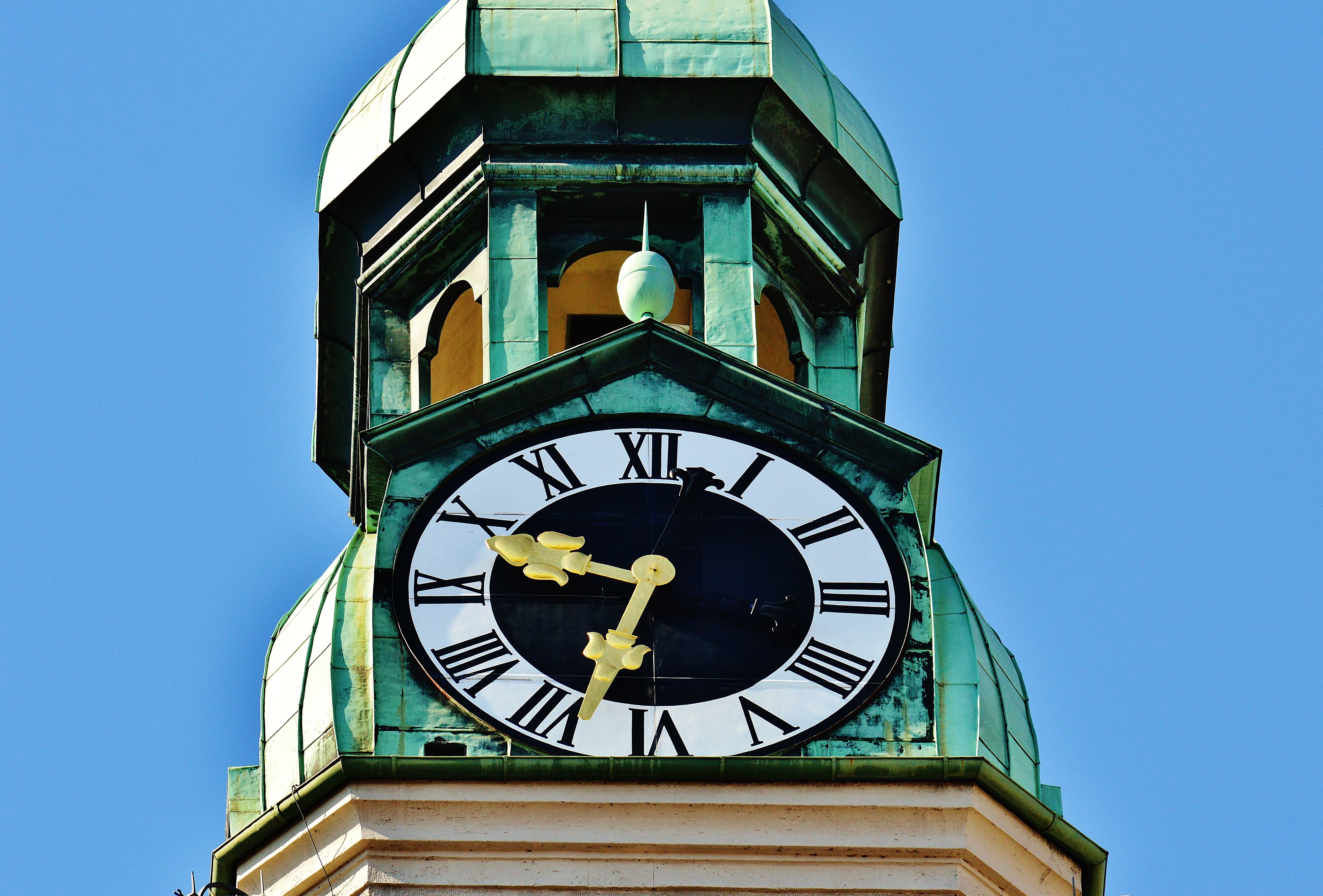 Detail Modern Clock Tower Design Nomer 37