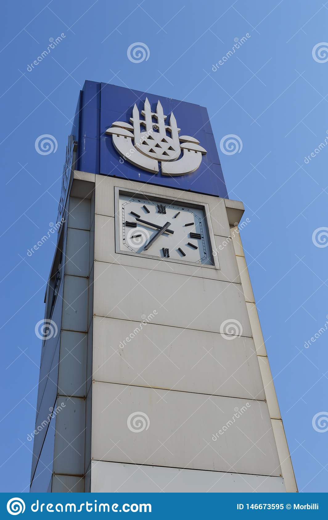 Detail Modern Clock Tower Design Nomer 7