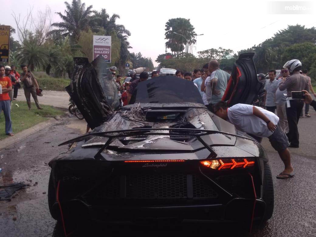 Detail Modifikasi Mobil Lamborgini Nomer 30