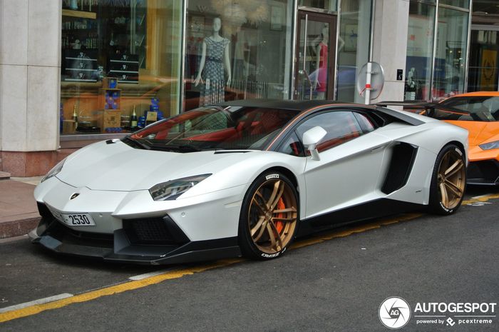 Detail Modifikasi Mobil Lamborgini Nomer 9