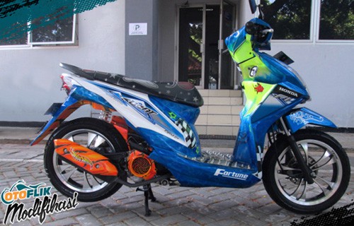 Detail Modifikasi Motor Beat Biru Putih Nomer 51