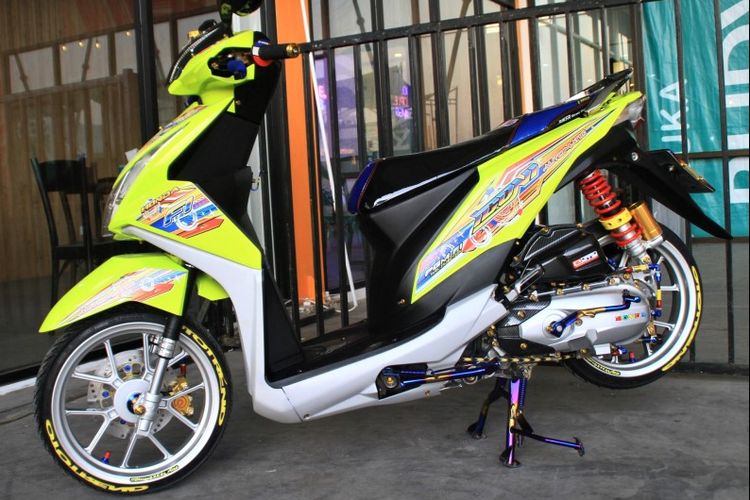 Detail Modifikasi Motor Beat Biru Putih Nomer 55