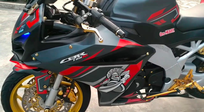 Detail Modifikasi Motor Cbr 150 Thailand Nomer 37