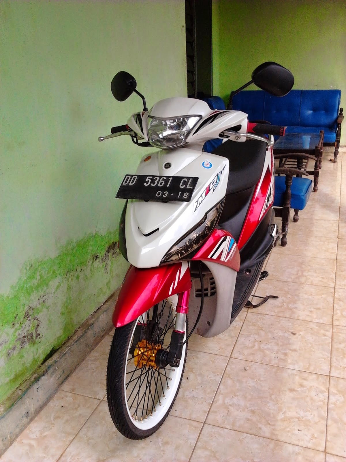 Detail Modifikasi Motor Mio J Warna Merah Nomer 45