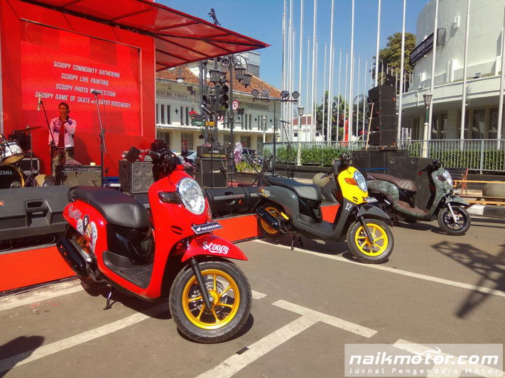 Detail Modifikasi Scoopy Merah Hitam Nomer 18