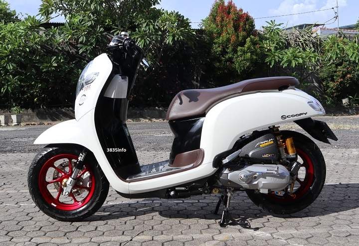 Detail Modifikasi Scoopy Merah Hitam Nomer 23