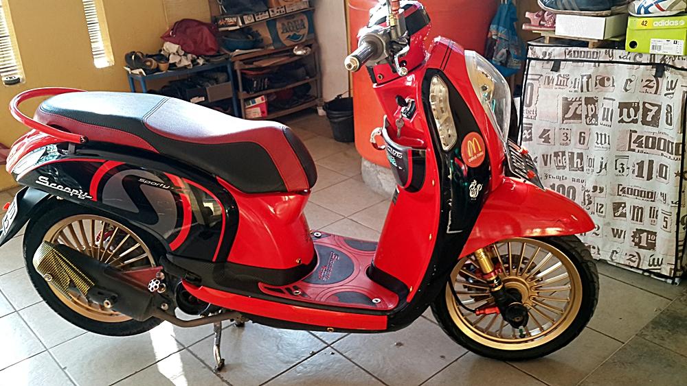 Detail Modifikasi Scoopy Merah Hitam Nomer 35