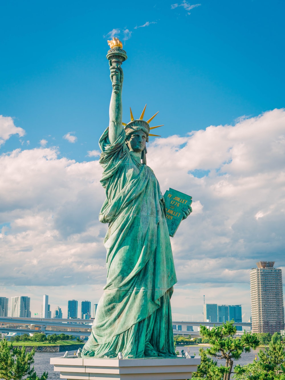 Download Liberty Statue Wallpaper Nomer 1