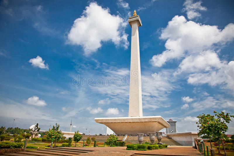 Detail Monas Background Nomer 23
