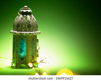 Detail Light Green Islamic Background Nomer 55