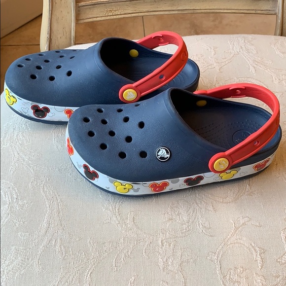 Detail Light Up Mickey Mouse Crocs Nomer 56