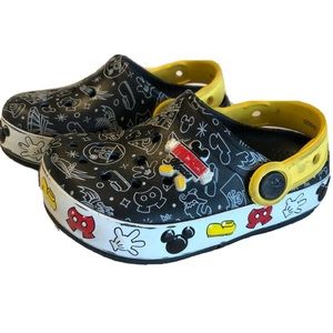 Detail Light Up Mickey Mouse Crocs Nomer 9