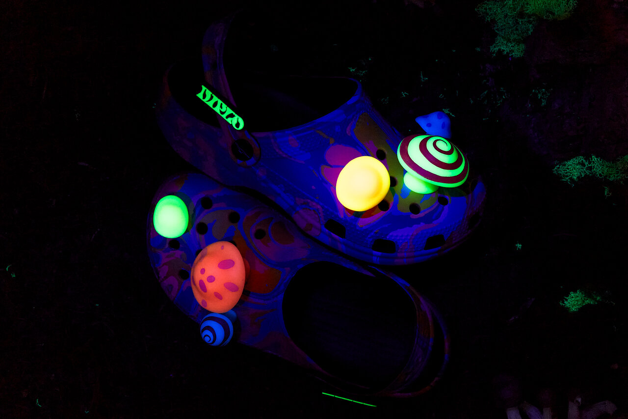 Detail Light Up Mushroom Crocs Nomer 8