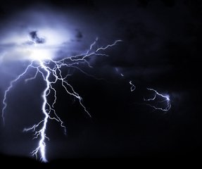 Detail Lightning Images Free Nomer 5