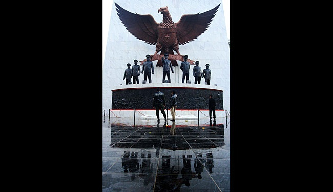 Detail Monumen Pancasila Png Nomer 47