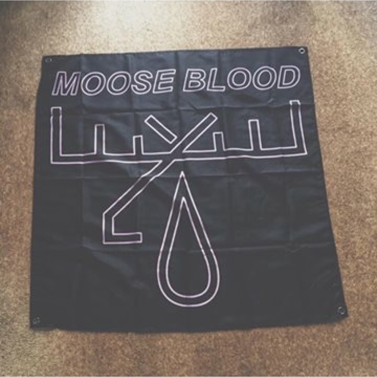 Detail Moose Blood Wall Flag Nomer 7