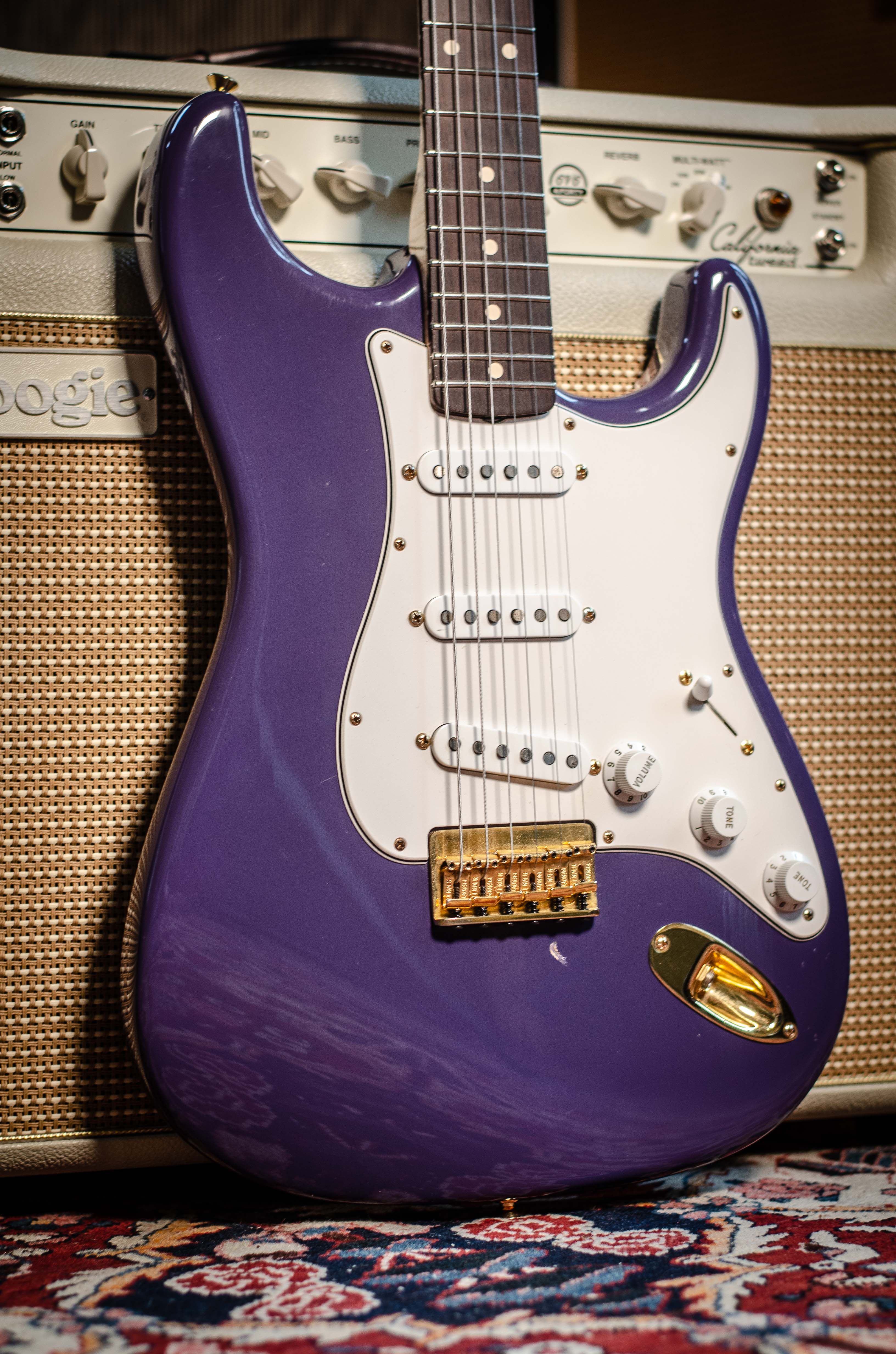 Detail Lilac Electric Guitar Nomer 8