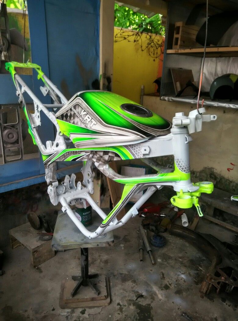 Detail Motif Airbrush Simple Tapi Keren Nomer 13